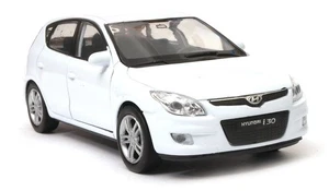 Welly 2009 Hyundai i30 White 1:34 1:39 Scales 4.5 Inch Car US IMPORT DUTIES PAID - Picture 1 of 8