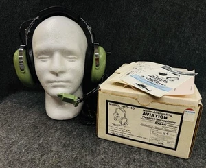 DAVID CLARK Model H10-40 Aviation Headset with M4 Microphone Mint in Box - Picture 1 of 17