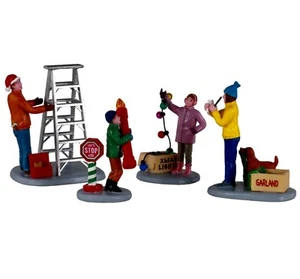 Lemax 2021 NEW Getting Ready To Decorate #12030 Set of 4 - Picture 1 of 1