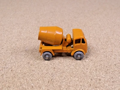 OLD VINTAGE LESNEY MATCHBOX # 26A CONCRETE TRUCK - Image 1 of 4