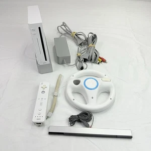 Nintendo Wii Konsole Bundle Remote Sensor Leiste Lenkrad Kabel funktioniert - Bild 1 von 24