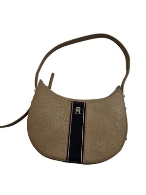 Bolso de hombro Tommy Hilfiger Legacy a rayas en color tostado Foto 1 de 4