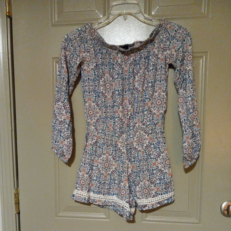 Jessica Simpson 露肩连身裤,长袖 XS — 第 1/4 张图片