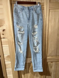 HOLLISTER Curvy Ultra-High Mom Jeans Light Wash Distressed Size 5 - Picture 1 of 12
