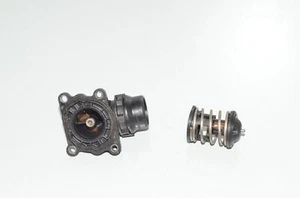 BMW F07 530D F10 F11 F01 F02 E70 E71 Carcasa Del Termostato 7823193 - Picture 1 of 4