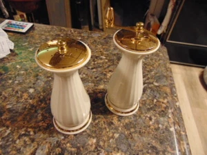 FLINTRIDGE OLDE THOMPSON FINE CHINA SALT AND PEPPER SHAKER GRINDER GOLD TRIM - Picture 1 of 2