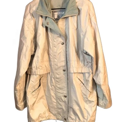 Fleet Street sz. M beige & green water resistant jacket. - Image 1 of 4