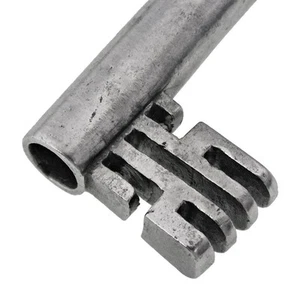 Chiave ARMADIO con INSOLITA CUSTODIA e arco piatto 23/8" - chiave antica - rif.k589 - Foto 1 di 5