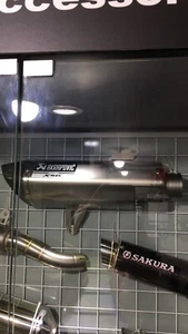 Silenciador de titanio Akrapovic Yamaha Xmax 250 Xmax 300 escape original - Imagen 1 de 2