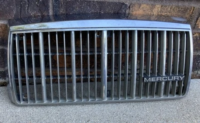 Mercury Cougar 1983 1984 1985 1986 parrilla delantera E3WB-8150-AW usado buen estado Foto 1 de 4