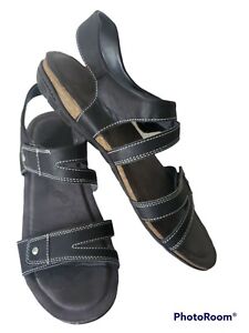 Khombu Solace Ava Sport Sandals  Size 11 M Black Comfort Footbed Flat Wege