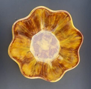 Bowl Blue Mountain Pottery BMP Canada Flower Shaped Dish Yellow Brown - Picture 1 of 24