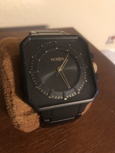 nixon platform watch