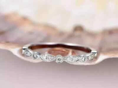 Alianza de boda redonda de eternidad de diamantes creada en laboratorio de 1 quilate enchapada en oro blanco de 14 K Foto 1 de 4