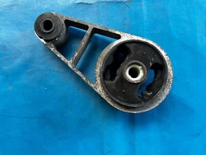 Rover 75 & MG ZT 1.8 Lower Rear Engine Tie Rod Teardrop (KKH101372) 1999-2007 - Picture 1 of 2