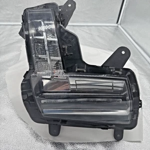 OEM 2015-2020 CADILLAC ESCALADE LEFT SIDE LED SIGNAL FOGLIGHT LAMP 2384018690 - Foto 1 di 19