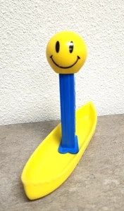 1950's TIM-MEE Toys Indian Canoe 60mm Yellow Plastic Playset Replacement Part - Picture 1 of 5