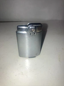 Vintage Ronson Capri Lighter Silver Tone - Picture 1 of 4