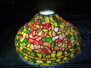 Reproduction Antique Tiffany lampshade ( USA tax-exempt.) - Picture 1 of 5