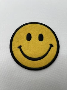 YELLOW SMILEY FACE EMOJI EMBROIDERED PATCH - SEW ON - Picture 1 of 8
