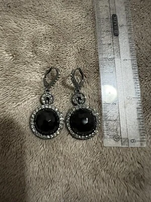 Elegantes Pendientes Givenchy Negros con Cristales Foto 1 de 4