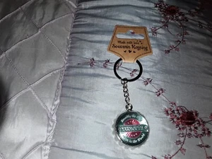 KEYRING BOTTLE OPENER YARMOUTH ISLE OF WIGHT BOTTLE TOP DESIGN - Picture 1 of 1