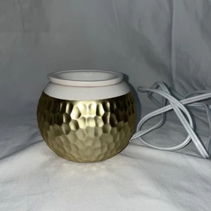 SCENTSY Goldsmith Element Wax Warmer White & Gold Metallic Hammered Finish - Picture 1 of 21