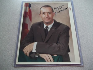 Retrato autografiado por James McDivitt rojo # NASA - Imagen 1 de 2