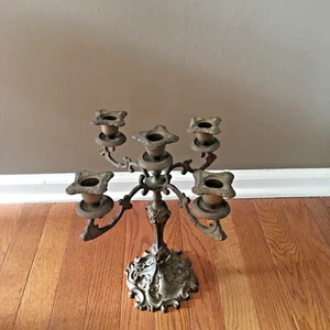 Candelabro a cinque bracci vintage anni '30 bronzo fuso/rame design ornato 12"H x 10"L - Foto 1 di 11