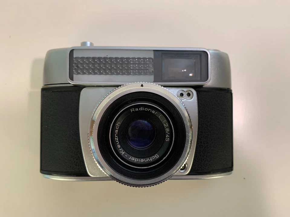 Cámara Adox Pronto-LK de colección con lente Schneider - Kreuznach Radionar L 1:2.8/45 Foto 1 de 4