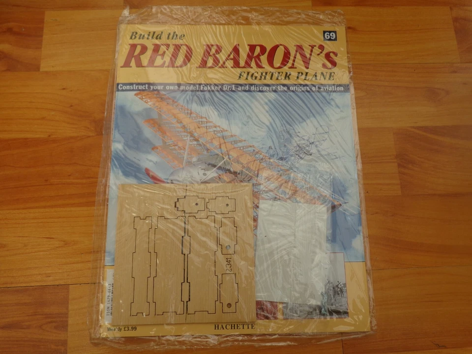 1/8 Hachette Costruzione The Red Barone Fokker DR1 WW1 Fighter Problema 69 Inc - Immagine 1 di 1