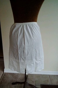 Vintage Top Form weiß Halbslip Gr. M elastischer Bund gewellter Saum - Bild 1 von 6