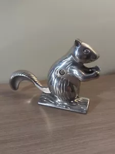 NUTTY SQUIRREL ON LOG NUTCRACKER CAST ALUMINUM SQUIRREL NUTCRACKER - Picture 1 of 5
