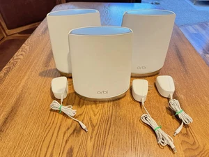 NETGEAR - Sistema Orbi 750 Series AX5200 Tri-Band Mesh Wi-Fi 6 (confezione da 3) - Bianco - Foto 1 di 7