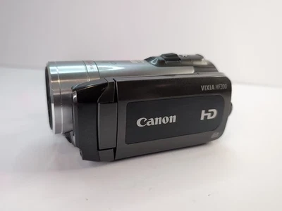 Canon VIXIA HF 200 High Definition Camcorder W/Charger. (READ DESCRIPTION)  - Image 1 of 4