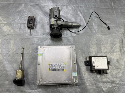 2004-2008 Chrysler Crossfire Manual Engine Computer  Immobilizer Ignition Key - Image 1 of 4