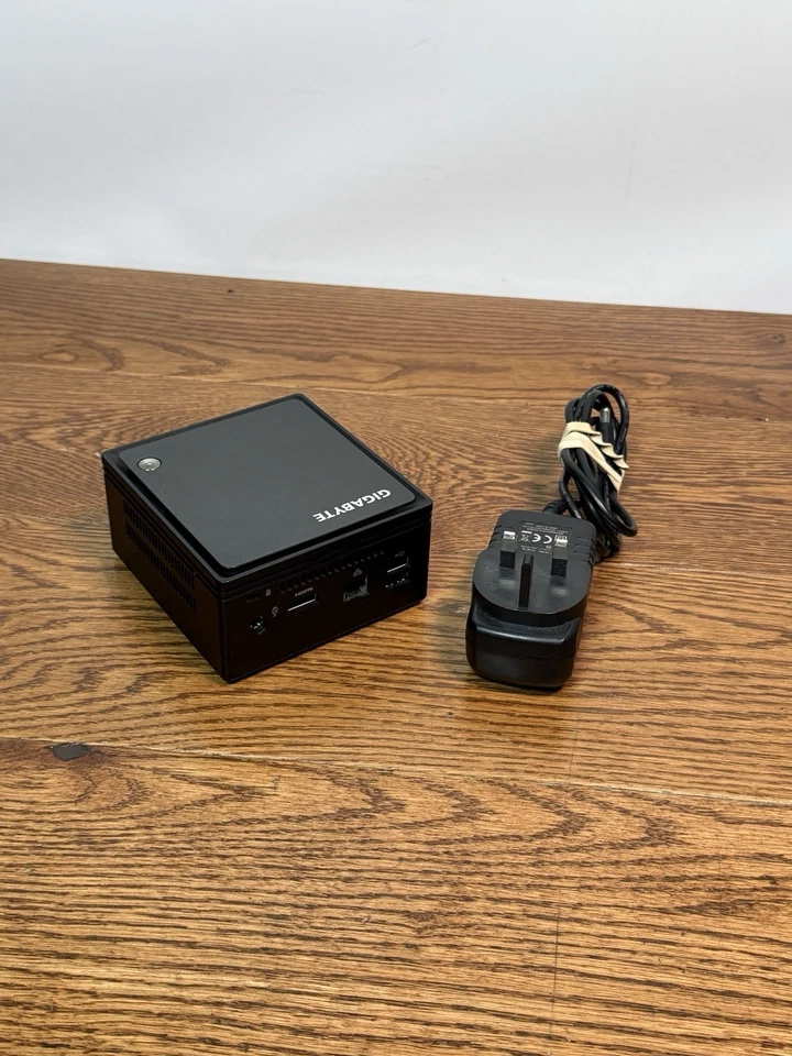 Gigabyte BRIX GB-BXBT-2807 Mini PC | 8GB RAM | 120GB SSD Windows 10 Pro - Image 1 of 4