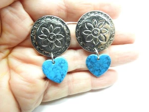 Pendientes Perforados Flor Tono Plata Grabados Corazón Turquesa Imitación Azul De Colección - Imagen 1 de 4