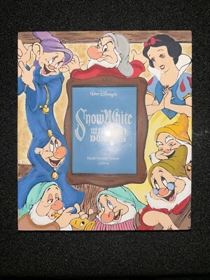 MARCO DE FOTOS VINTAGE DE DISNEY BLANCO COMO LA NIEVE Y LOS SIETE ENANITOS PINTADO A MANO Foto 1 de 2