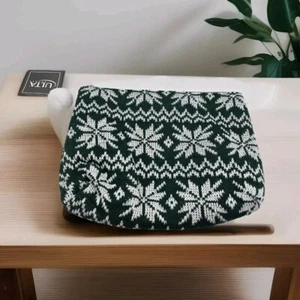 Ulta Beauty grün Schneeflocke Pullover Kosmetiktasche Hotel Reise Winter - Bild 1 von 7