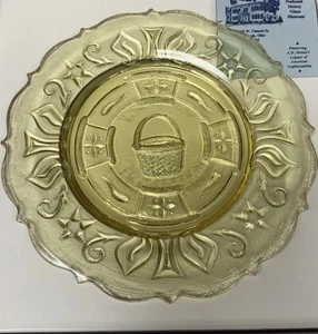 Plato de vidrio Longaberger 1998 amarillo Heisey Dresden Tour - Imagen 1 de 1