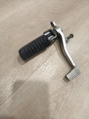 ♻️ Kawasaki Zx-9R ZX-6R  2000 - 2003 Front Right Side Footrest Peg & Brake Pedal - Image 1 of 4