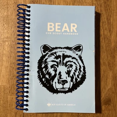BSA Bear Cub Scout Official Handbook Spiral Bound Boy Scouts of America 2018 Foto 1 de 4