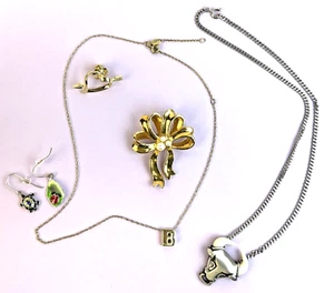 5 Vintage AVON Items Bull Necklace, Brooch, Ladybug/Turtle Earrings, HEART Pin + - Picture 1 of 22