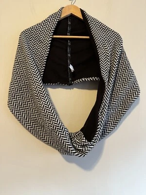 Плюшевая одежда кнопка Infinity шарф белый и черный флис с подкладкой OS один размер новый с Ярлыками - Изображение 1 из 4