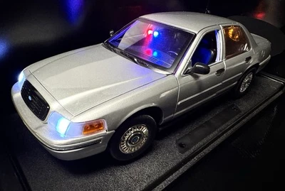 2001 Ford Crown Victoria LX Sedan Silver Frost Undercover 1/18 Lights & Sounds - Image 1 of 4
