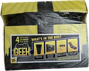 Give the Gift of Geek Batman Collectible Collector Box 4 Official Licensed Items - Bild 1 von 4