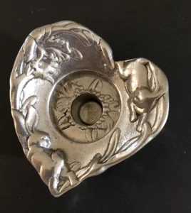 1990 Arthur Court Bunny Rabbit Floral Heart-Shaped Aluminum Candle Holder 2 x 4" - Picture 1 of 6