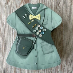 Green Girl Scout Candy Tin, 2019 edición limitada - 7 x 6 x 2 pulgadas - ¡Adorable! - Imagen 1 de 7