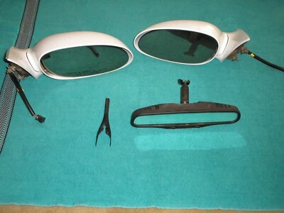 Se trata de espejos retrovisores exteriores exteriores para Buick Regal 1998-99. Foto 1 de 4